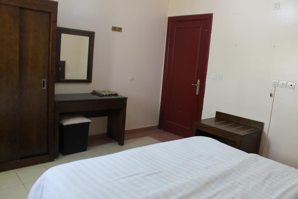 Al Narjes Suites Jizan Habitación foto