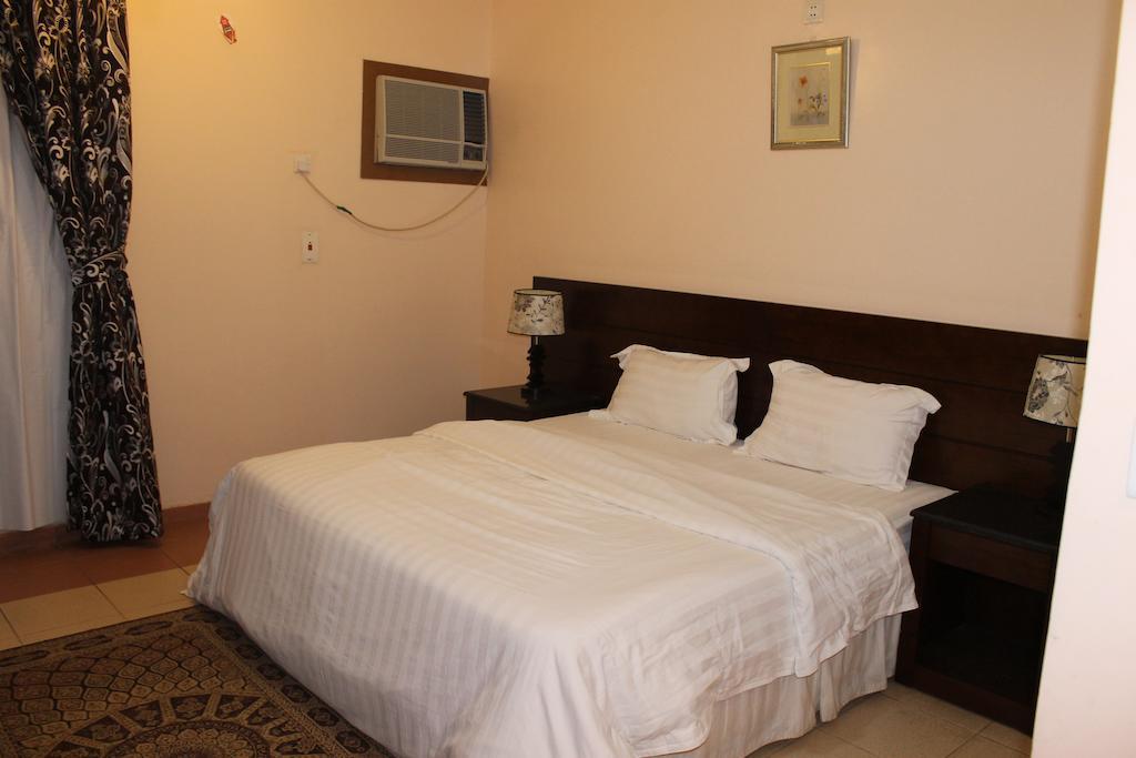 Al Narjes Suites Jizan Habitación foto